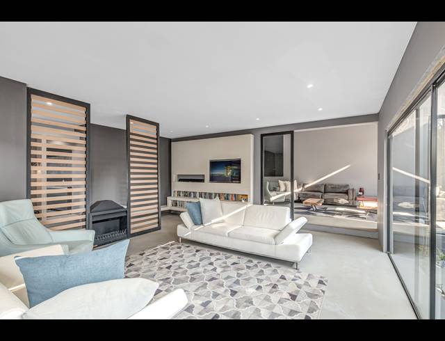 3 BEDROOM FREEHOLD FOR SALE IN LINDEN